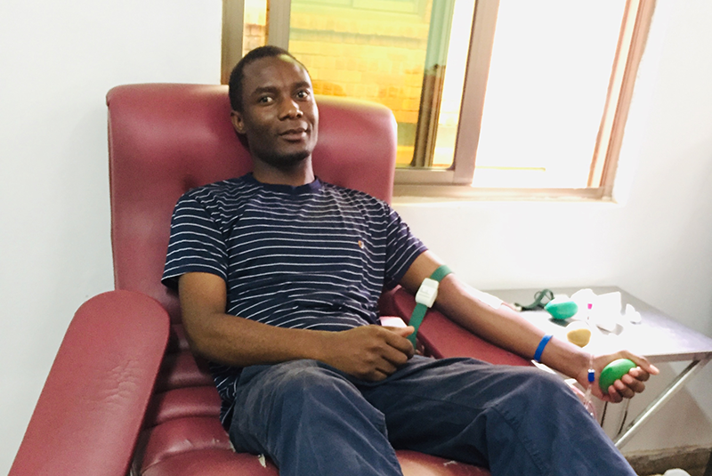 World AIDS Blood Donation from Africa - Golden Yalenga