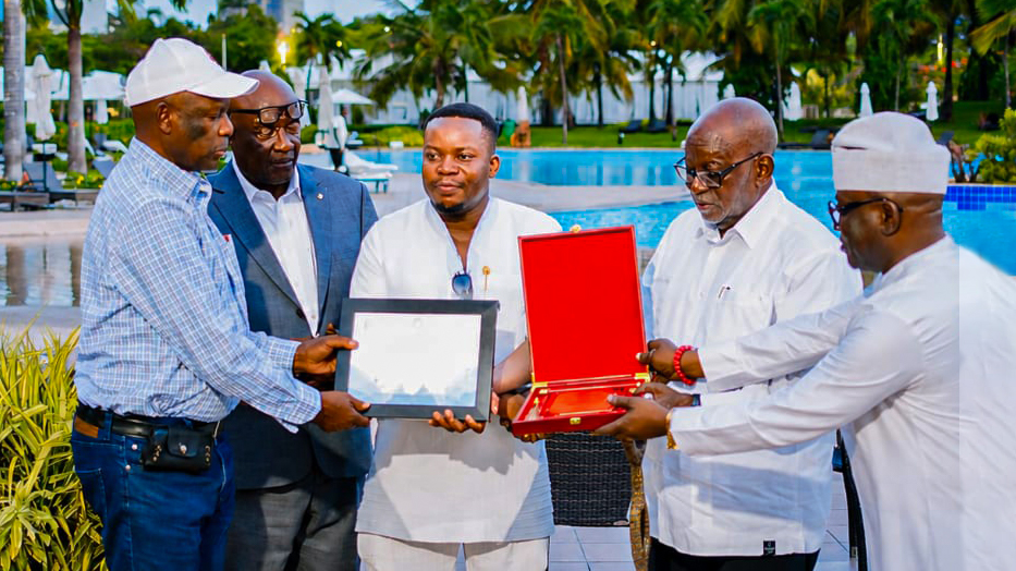 From left, Dr. Richard Nchabi Kamwi (New SAA President), Hon. Dr. David Pagewese Parirenyatwa (Outgoing SAA President), Prof. Robert Soudre (Past SAA President) and Mr. Luc Bodea (SAA/ICASA Director) presenting an award to Mr. Chris Nuatro (Senior Marketing & Partnership Officer).