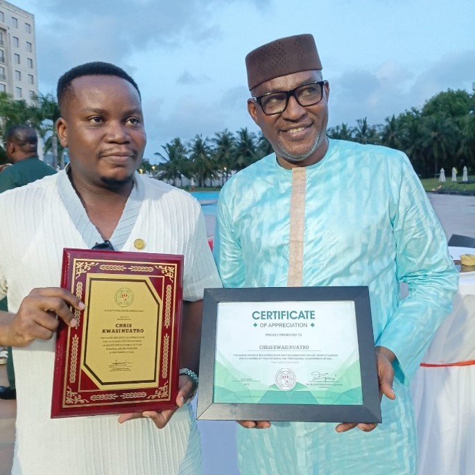 Mr. Chris Nuatro (Senior Marketing & Partnership Officer) the awardee, Dr. Aliou Sylla (SAA Treasurer)